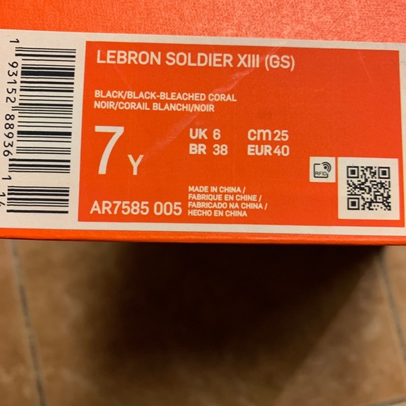 Nike Lebron Soldier XIII(GS)Black/Bleached Shoes - Picture 11 of 12